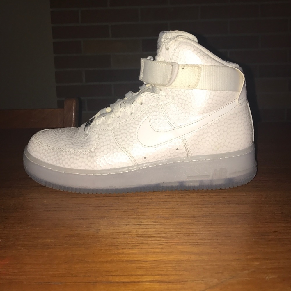 NIKE AIR FORCE 1 LIMITED EDITION
