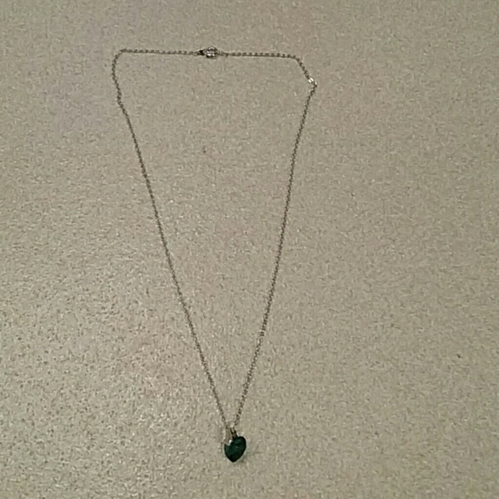 Green heart stone necklace