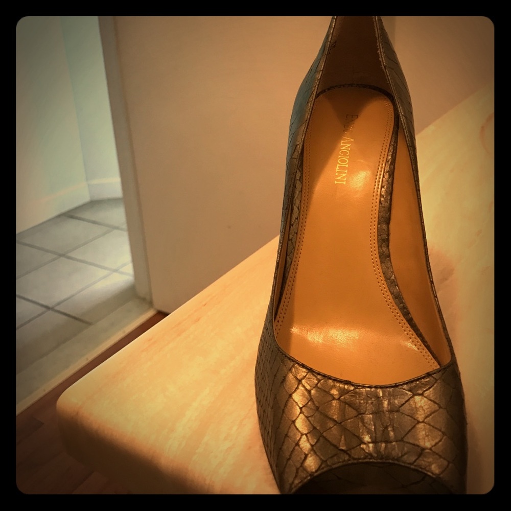 Stunning bronze Enzo Angiolini open toes pumps S10