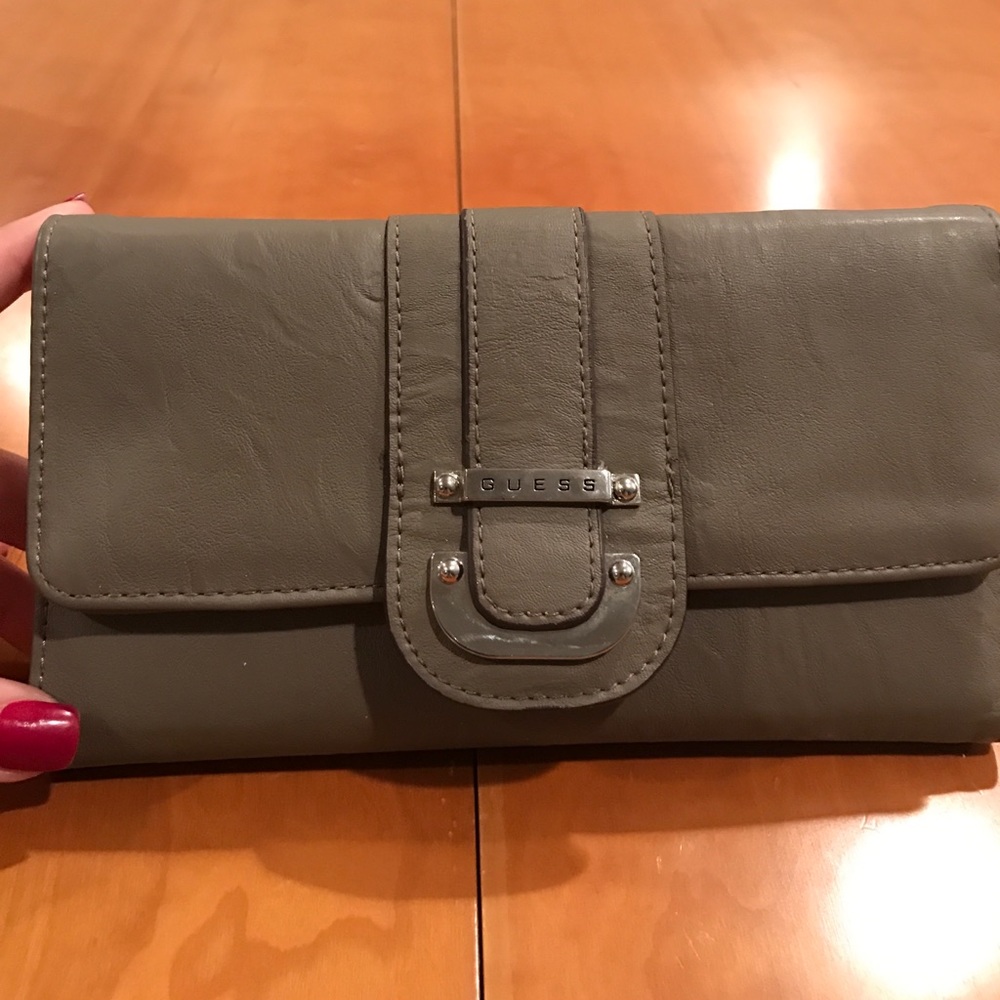 GUESS Tan Wallet