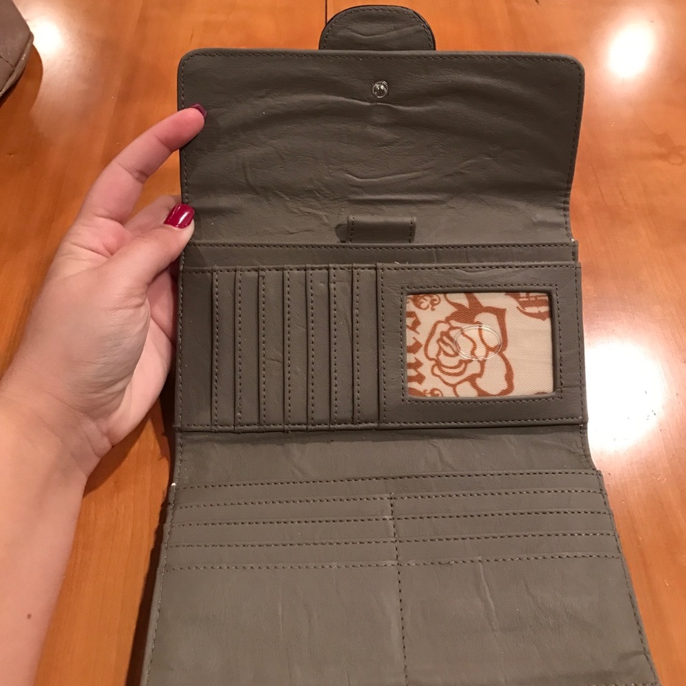 GUESS Tan Wallet - Picture 2 of 3