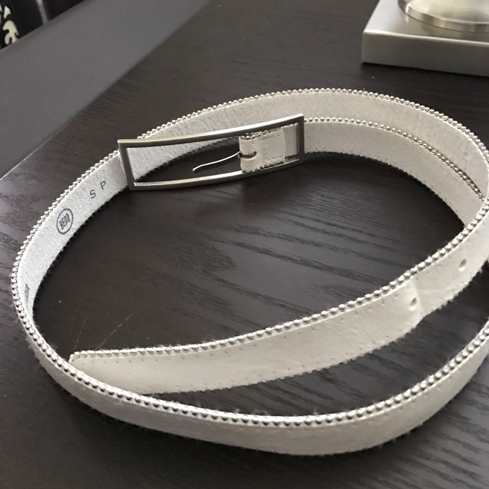 WHITE LEATHER BELT