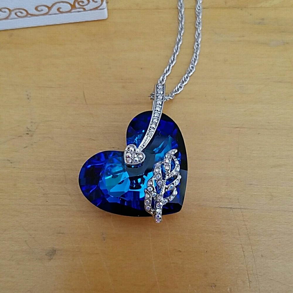 Lady Colour blue heart necklace