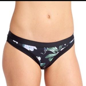 NWT Athleta Paloma Medium Tide Bottom