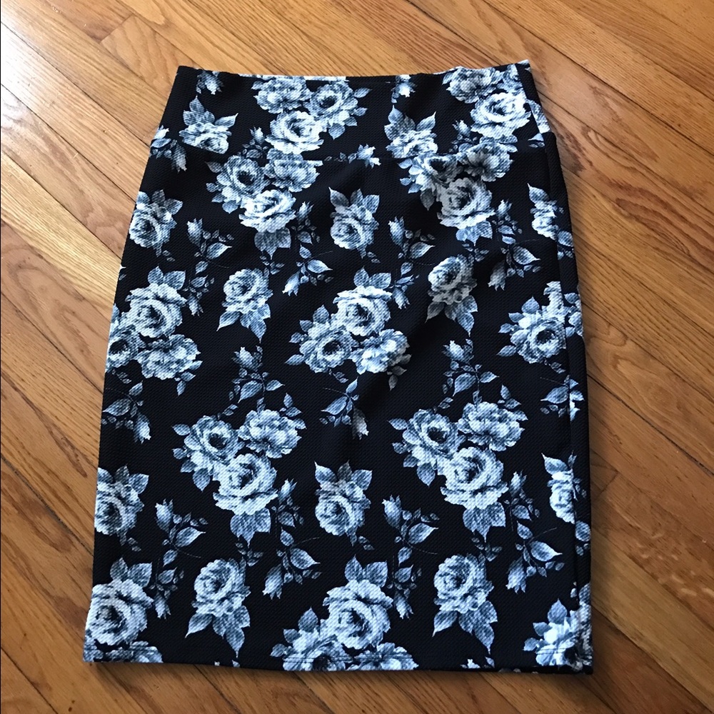LulaRoe Cassie