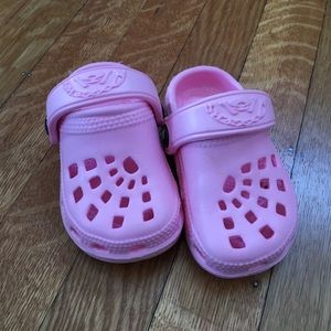 Baby water shoes in pink