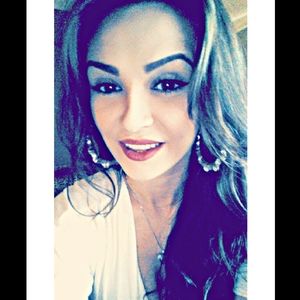 Meet your Posher, Adriana