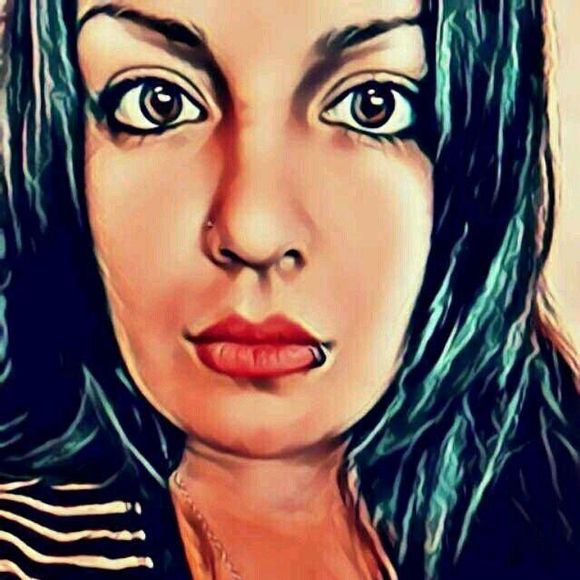 Meet your Posher, Quyra - Picture 1 of 1