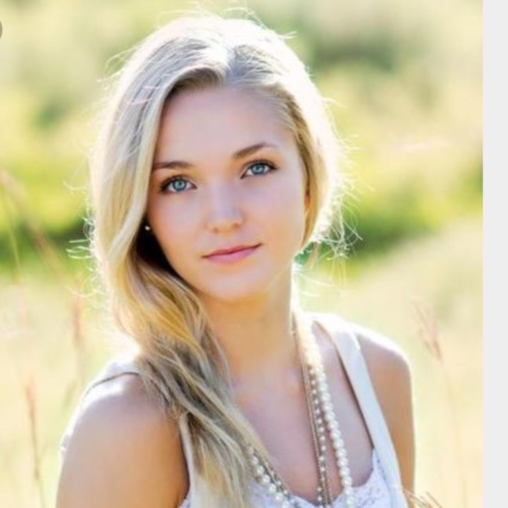 Meet your Posher, Isabel