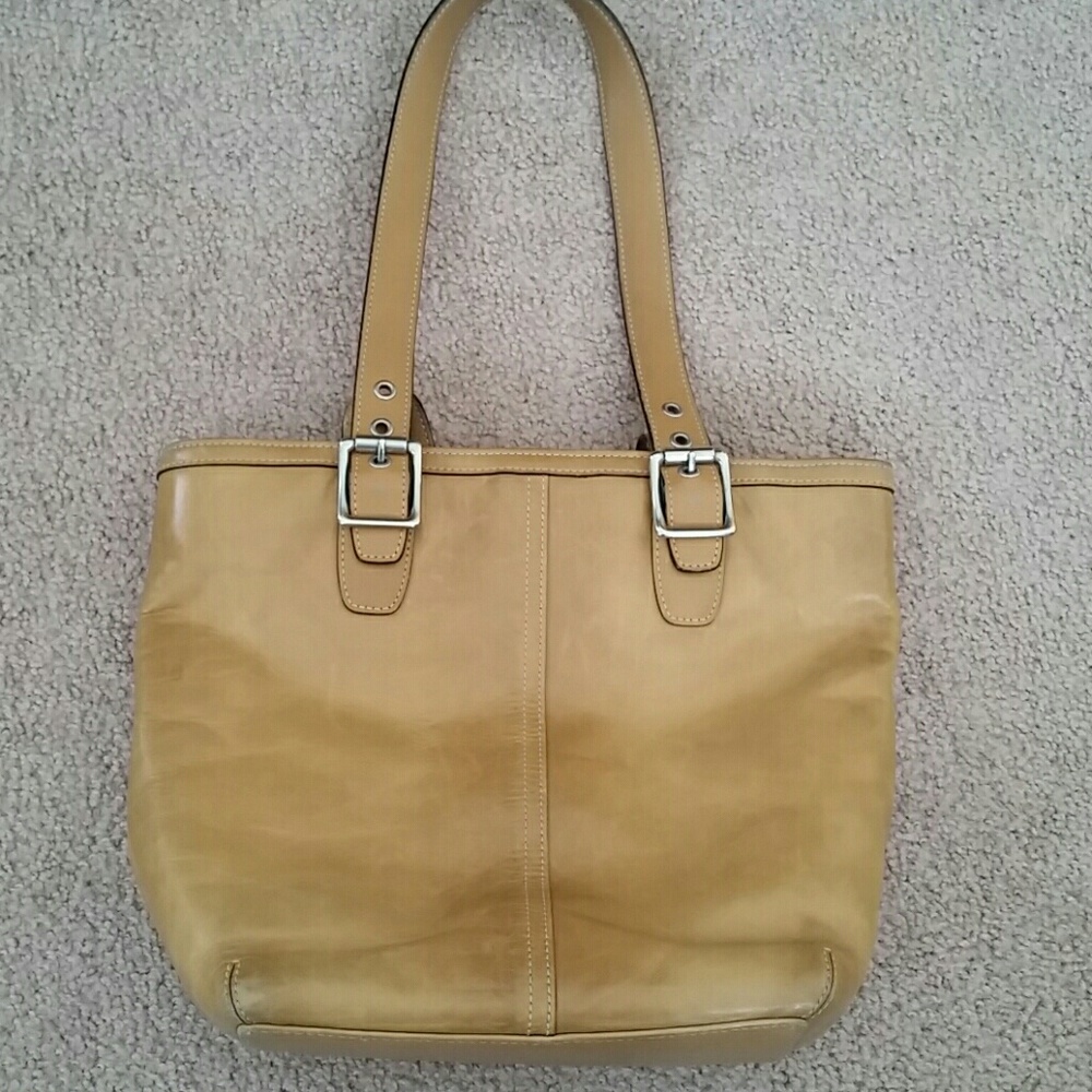 Coach 9572 light brown leather tote