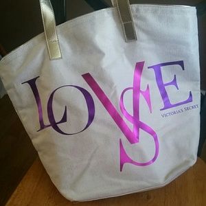 Love Victoria Secret bag