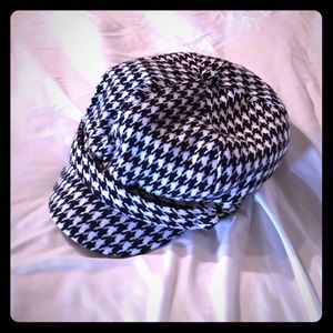 HOUNDSTOOTH HAT
