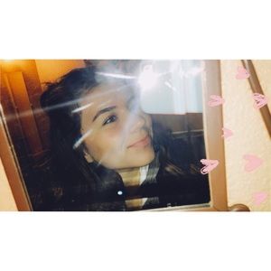 Meet your Posher, Yesenia