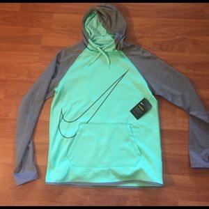 NIKE therma hoodie with dri fit technology