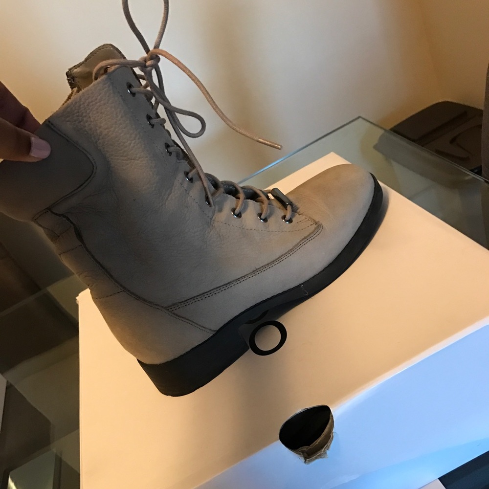 Combat boots