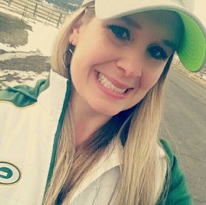 Meet your Posher, Leslie