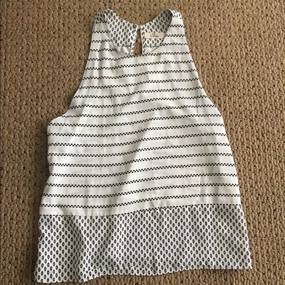 NWOT Geometric Top