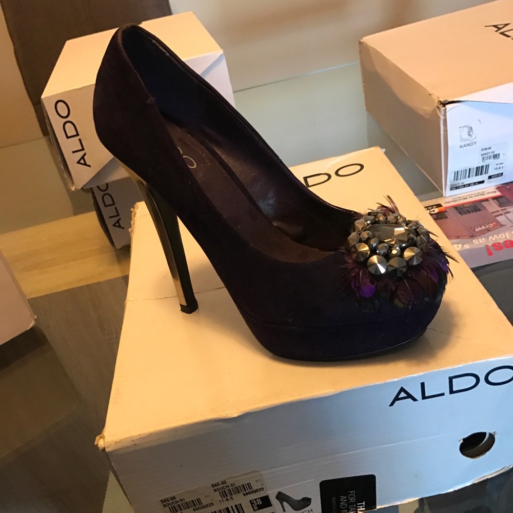 Purple pumps