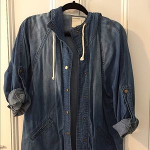 ❗️SALE❗️Jean jacket/shirt button up with hoodie