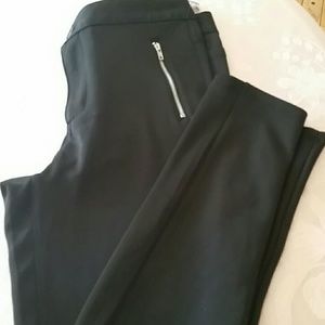 Black skinny pants