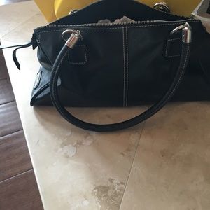 Everyday Nine West black purse