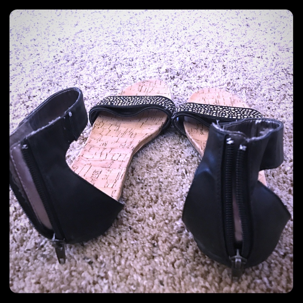 Sandals - Picture 2 of 2