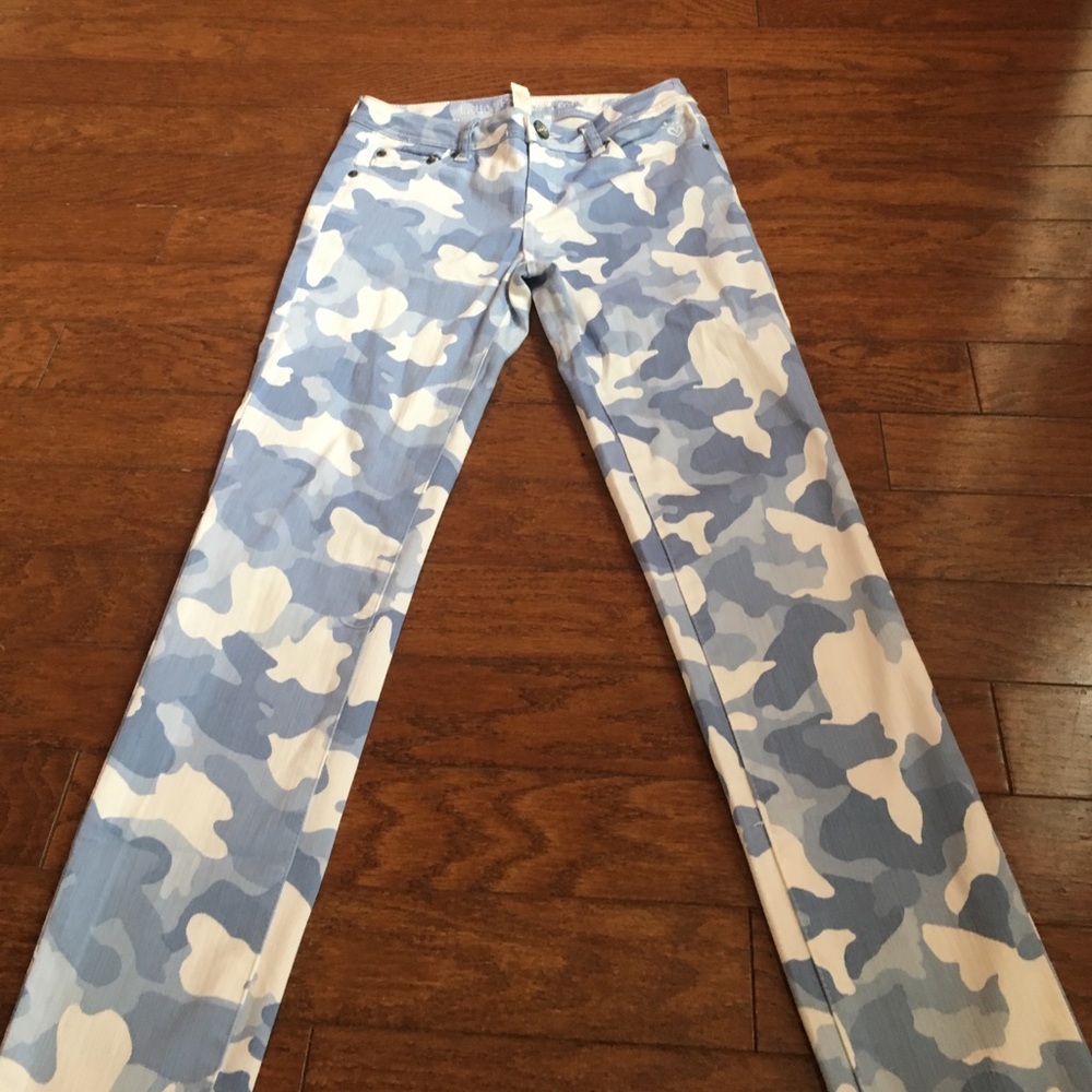 Blue camouflage jeans 👖 NEVER BEEN WORN!!