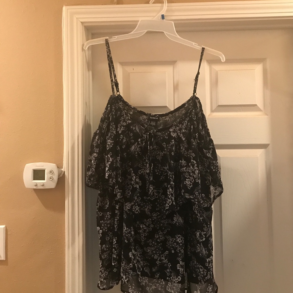Off the shoulder/with straps Blouse