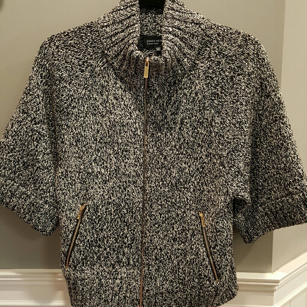 Womens knit sweater . Jones New York size small