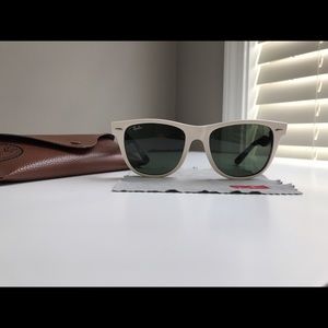 Ray Ban Wayfarers RB 2140 White 54mm