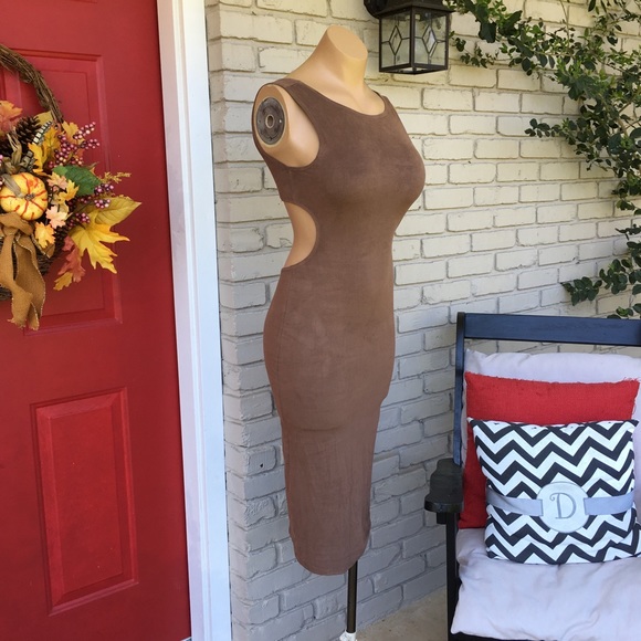 Snap Dresses & Skirts - Sexy backless suede tan brown midi dress