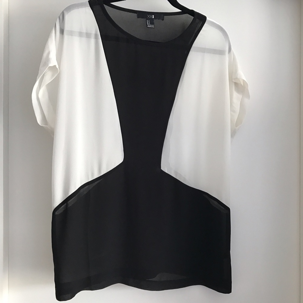 FOREVER 21 black and white colorblock tunic