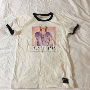 Taylor Swift 1989 world tour shirt Size S