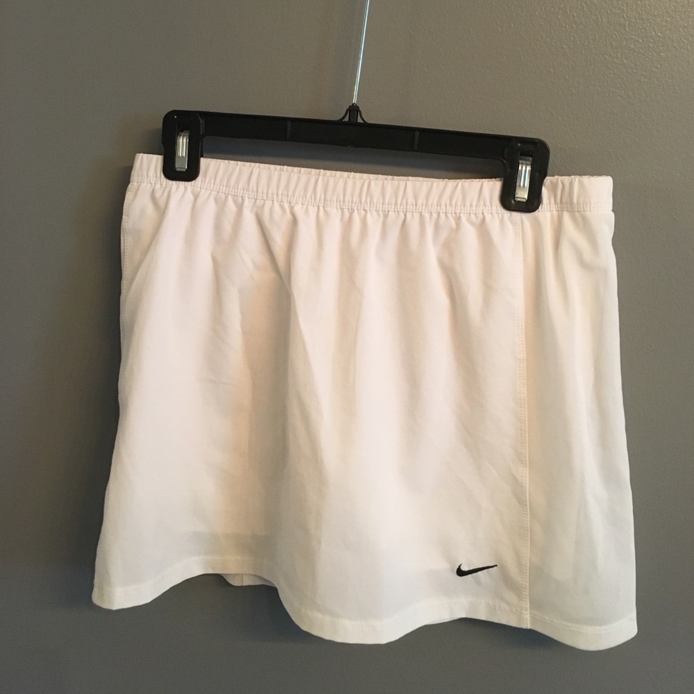 Nike White Tennis Skort/Skirt