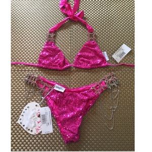 Beach Bunny- Run the world Bikini Set