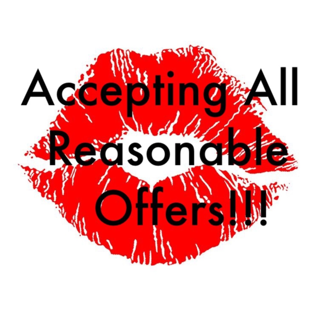 💋 MAKE AN OFFER!!! 💋