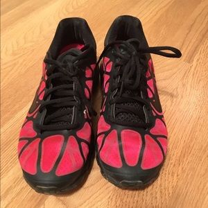Woman's Nike Airmax size 8