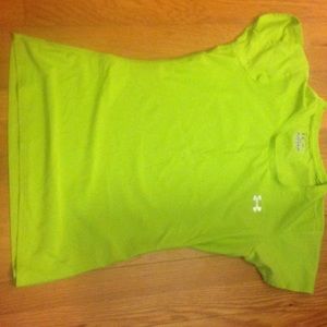 Women's under Armour t shirt medium