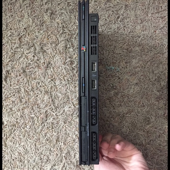 Playstation 2 console & 2 controllers (1 wireless) - Picture 2 of 4