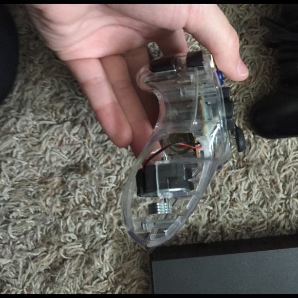 Playstation 2 console & 2 controllers (1 wireless) - Picture 4 of 4