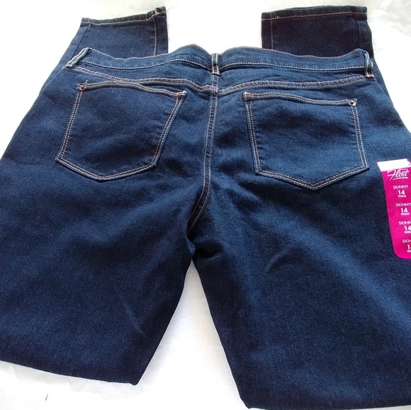 NWOT Skinny Jeans - Picture 2 of 3