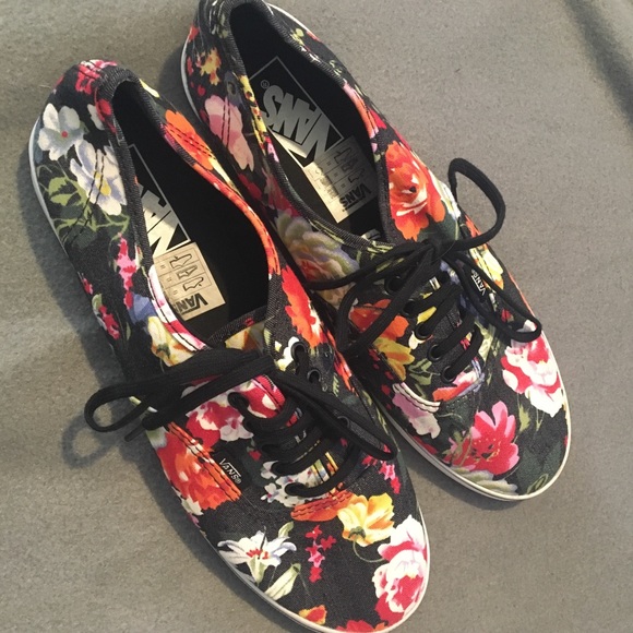 Vans Shoes - Vans LoPro Floral Shoes WORN ONCE