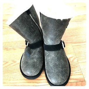 Ugg black bomber distressed boot