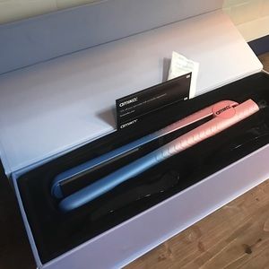 Amika Flat iron /straightener