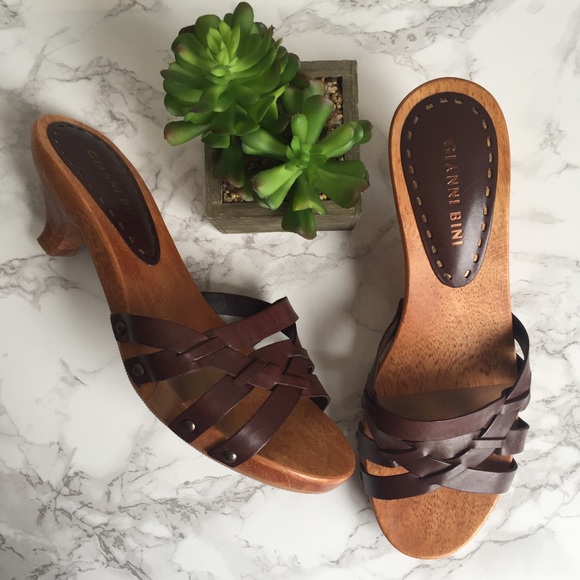 Gianni Bini Shoes - GIANNI BINI Riley Wooden Strappy Sandals
