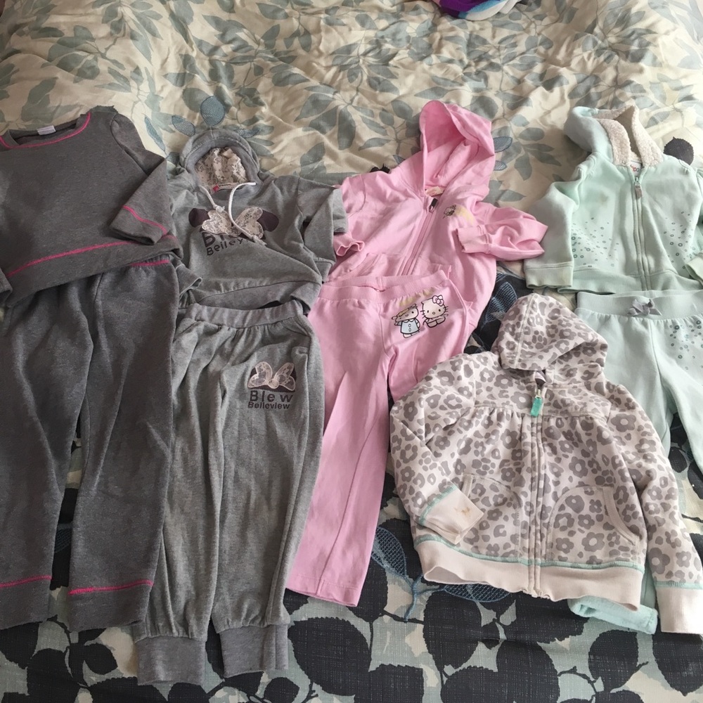 4 sweatsuits plus hoody. 3t bundle