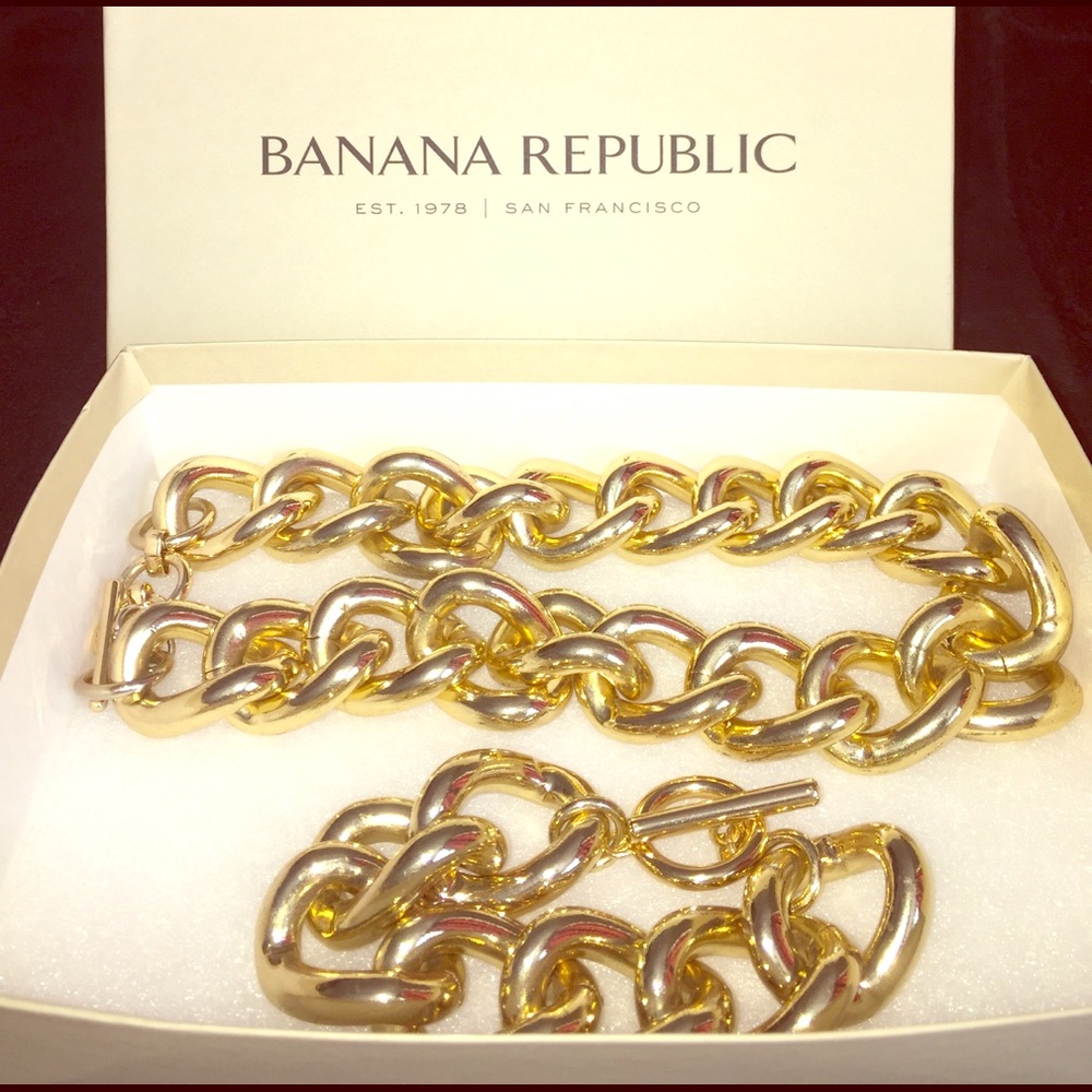 Banana republic bracelet and necklace
