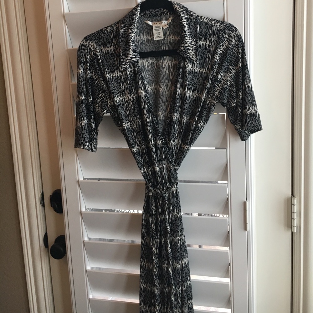 Max studio wrap dress, size medium