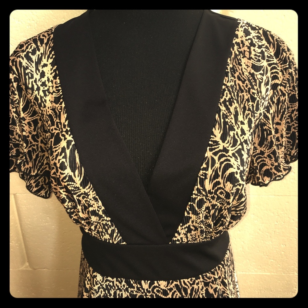 Classy knee length dress by Connected