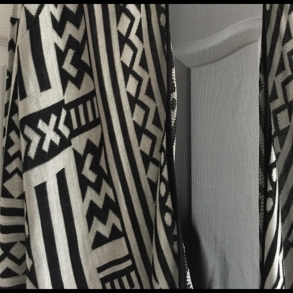 Rue 21 black and gray cardigan with sheer back - Picture 2 of 2